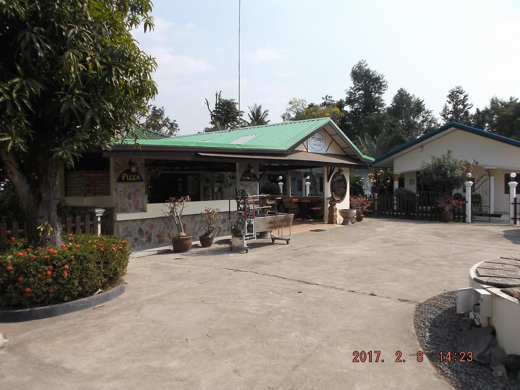 Prasat Ryans Resort מראה חיצוני תמונה